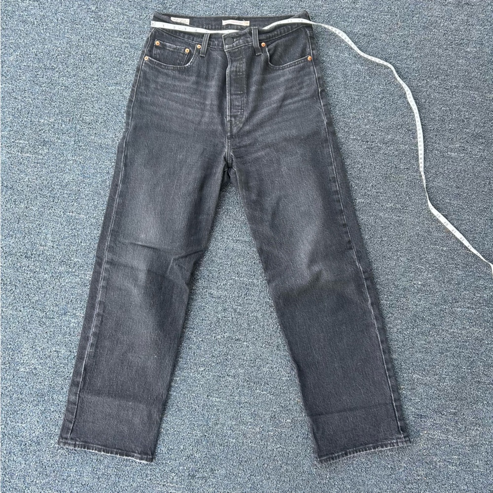 Levi’s Premium Ribcage Straight Ankle Jeans Washed Black size 8/29
